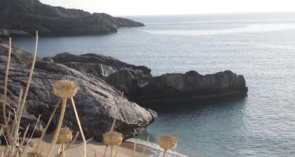Twin furnished self-catering studio for relaxation