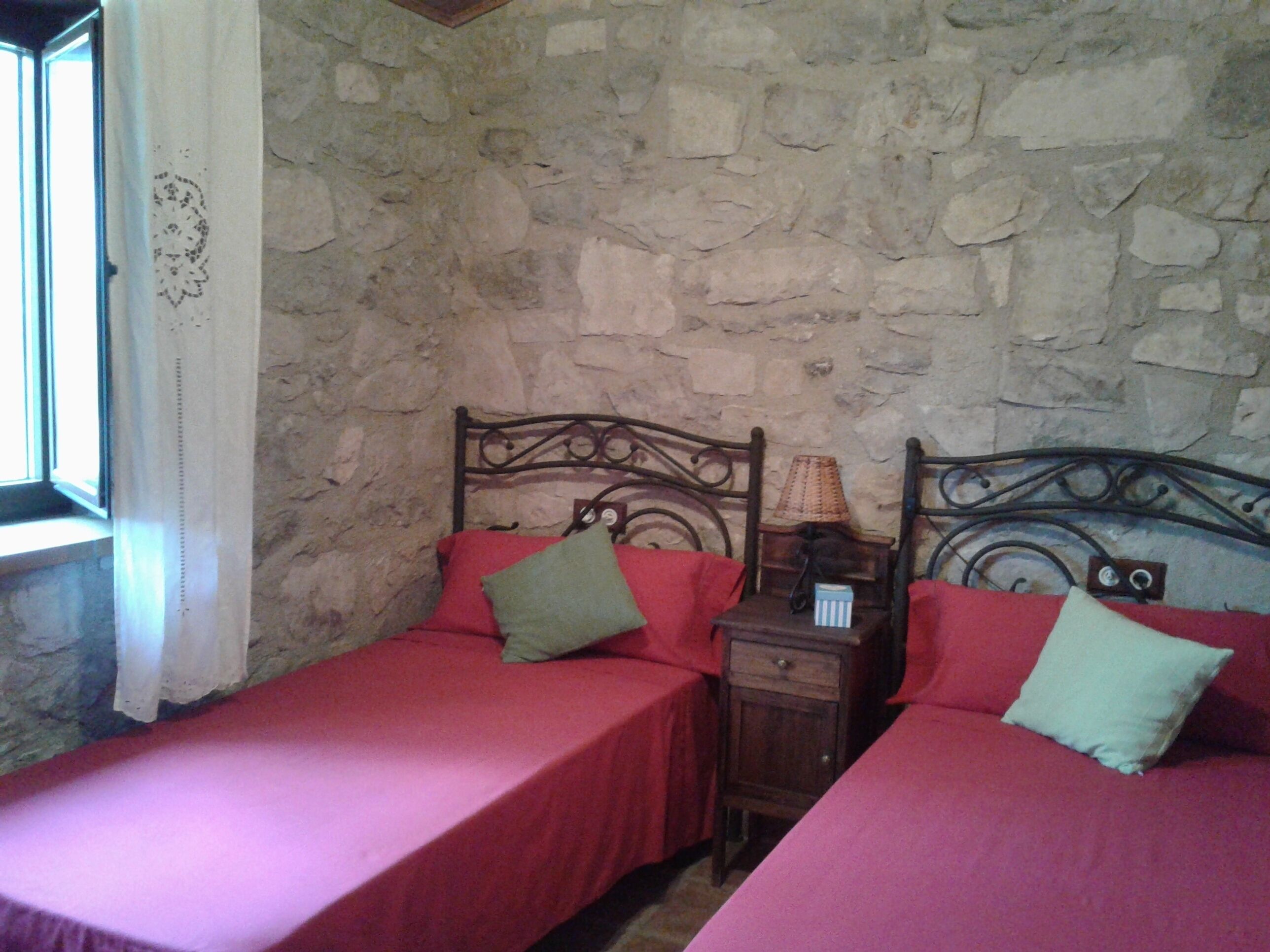 2 chambres, fer et planche à repasser, lit parapluie, Wi-Fi gratuit