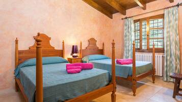 3 Schlafzimmer, Zimmersafe, Bügeleisen/Bügelbrett, Reisekinderbett