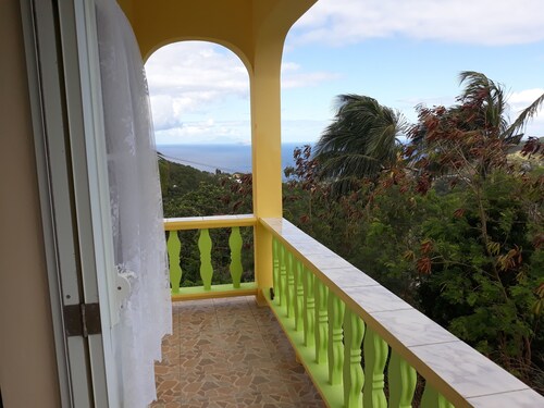 Spacious 1 bedroom Apartment to rent in Montserrat West Indies.