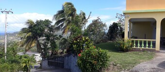Spacious 1 bedroom Apartment to rent in Montserrat West Indies.
