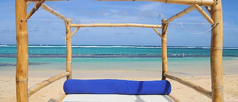 Una spiaggia nelle vicinanze, teli da spiaggia