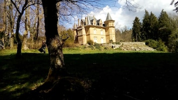 Chateau vue du bas