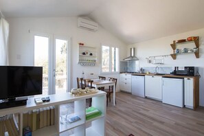 Fridge, microwave, stovetop, dishwasher - Relax in the olive trees -5km from the center of Imperia -Appartament Corbezzolo (Imperia)