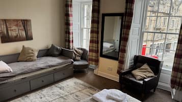 2 habitaciones, tabla de planchar con plancha y wifi gratis