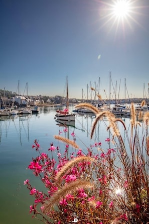 Marina - PANORAMIC SEA VIEW, ABSOLUTE CALM AND SOUTH-FACING LIGHT ARCHITECT-DESIGNED HOUSE (Primelin)