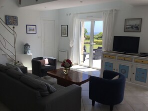 Smart TV, videogames, DVD player, livros