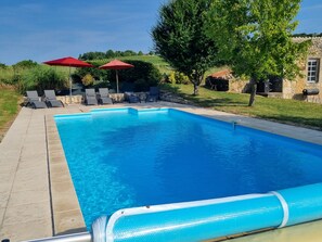 Udendørs pool, opvarmet pool, liggestole