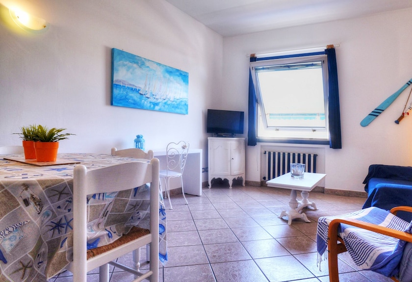 Attic A Few Meters From The Sea, 2 Bedrooms 2 Bathrooms, Large Terrace, 5 + 2 Beds - Alassio