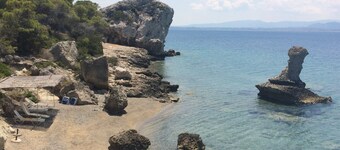  Villa with small beach just underneath