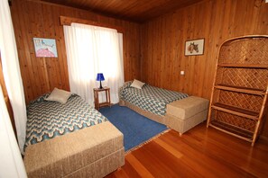 3 bedrooms, desk, iron/ironing board, free WiFi - Quinta do Pântano is a calm and reserved place, with unique ambience and landscapes (Machico)
