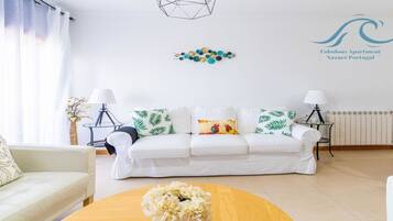 TV connectée, lecteur de DVD, livres, chaßne hi-fi