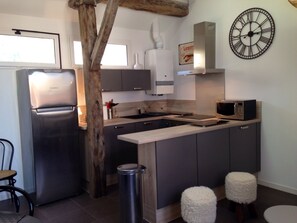 Fridge, microwave, oven, stovetop - 2 ROOMS + MEZZANINE. All Biarritz on foot. (Biarritz)