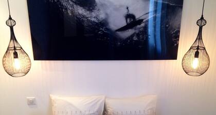 2 PIĂCES + MEZZANINE . Tout Biarritz Ă pieds .