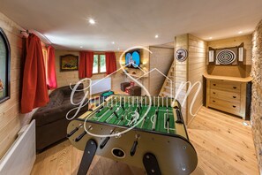 Spielezimmer