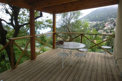 Sea view villa with garden and 2 terraces near Monaco