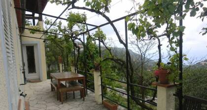 Villa vue mer avec jardin et 2 terrasses proche Monaco