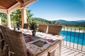 Outdoor dining - Panoramic view Grimaud (La Garde-Freinet)