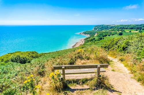 Sea View Studio Flat with heated indoor pool & spa, countryside location