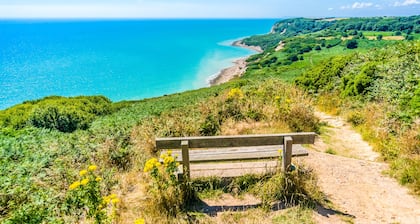 Sea View Studio Flat with heated indoor pool & spa, countryside location