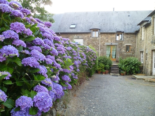 Gîte, Mt St Michel (30 '), Granville Carnival (15')
