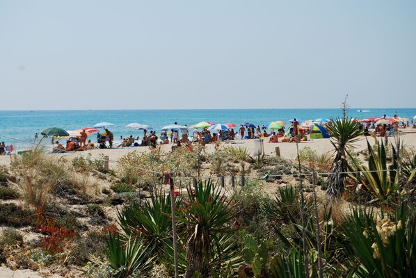 Beach nearby - Creixell: House / Villa - Creixell (creixell)