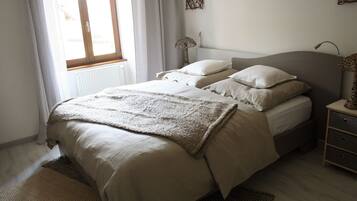 2 chambres, fer et planche Ă repasser, draps fournis