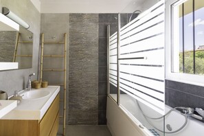Chuveiro/banheira combinados, banheira de hidromassagem
