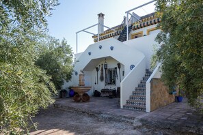 Property grounds - APARTMENT IN ECOLOGICAL AGROTURISMO PLACED IN THE GEOGRAPHICAL CENTER OF IDEAL ANDALUSIA FOR EXCURSIONS FOR ANDALUSIA (Luque)