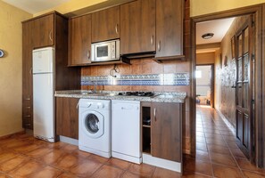 Refrigerador, microondas, parrilla de estufa y lavavajillas 