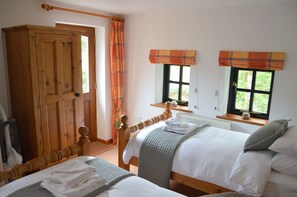 2 bedrooms, iron/ironing board, free WiFi, bed sheets - Small, Select Development Of Holiday Cottages (Bideford, Devon)