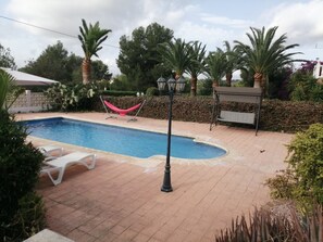 حمّام سباحة خارجي