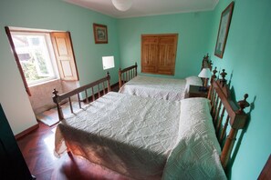4 Schlafzimmer, Bügeleisen/Bügelbrett, Bettwäsche, Rollstuhlgeeignet