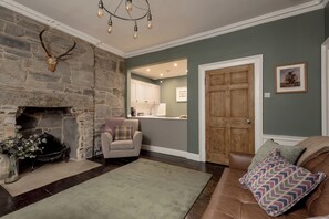 TV, fireplace, DVD player, books