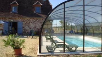 Piscine couverte, piscine extérieure