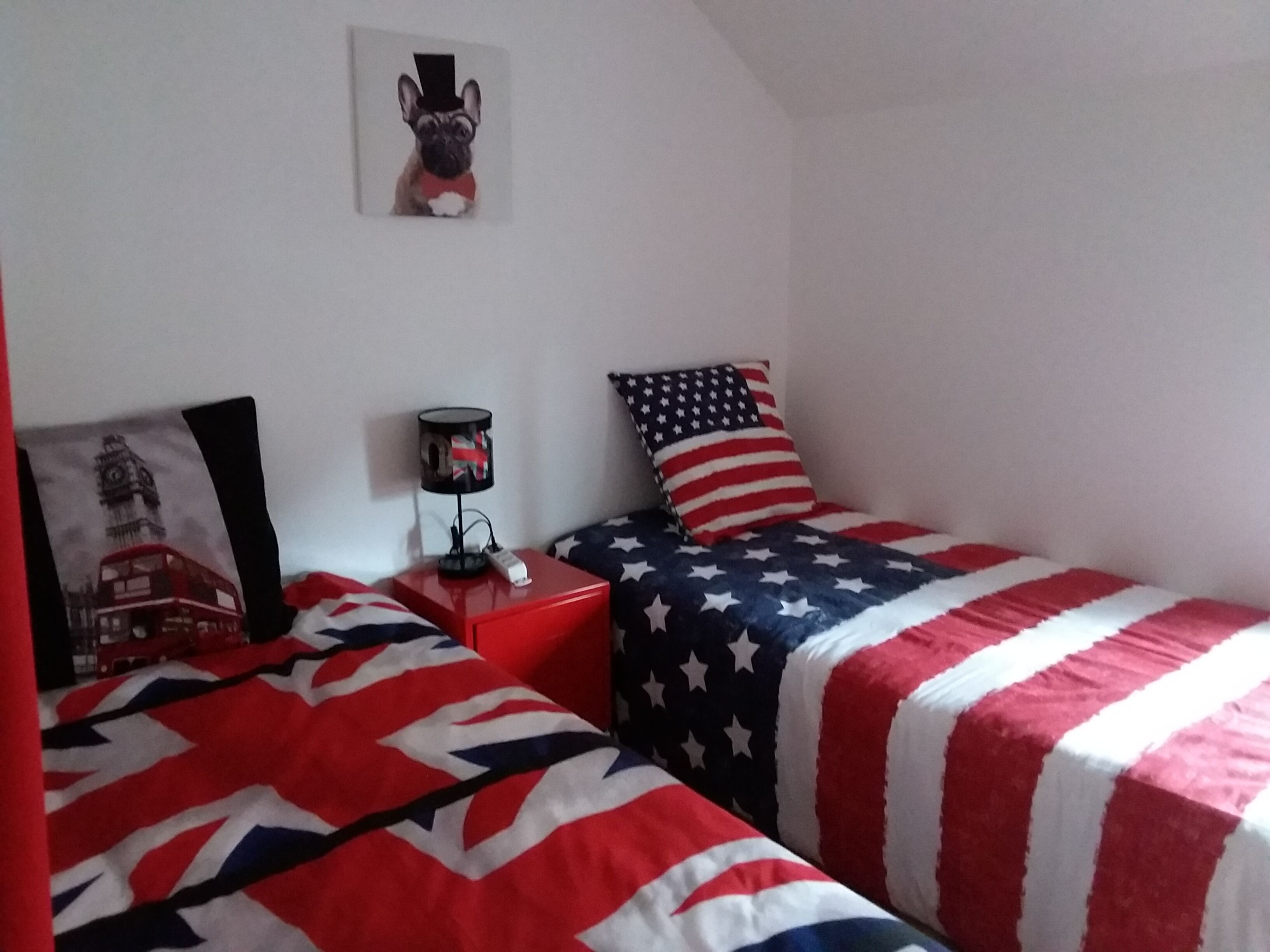 3 chambres, fer et planche à repasser, draps fournis