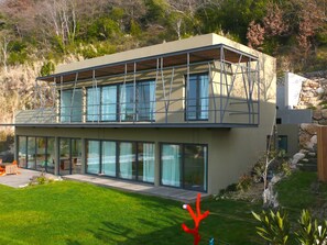 Exterior - Independent Apartment with Sea View – Vence, Architect-Designed Villa (Vence)