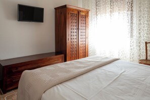 2 dormitorios, tabla de planchar con plancha, wifi gratis y ropa de cama