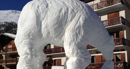 Very comfortable apartment in the center of the resort- at the foot of the slop