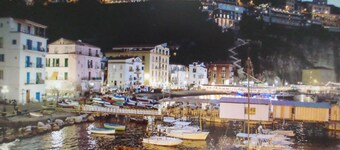 Ge. P.A's Central Apart. in Sorrentofamiglie, relax with terrace FreehighspeedWI-