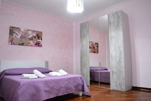 3 chambres, fer et planche à repasser, Wi-Fi gratuit, draps fournis