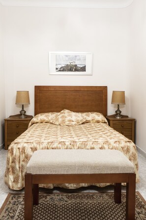 2 soverom, strykejern/-brett, wi-fi (inkludert) og sengetøy