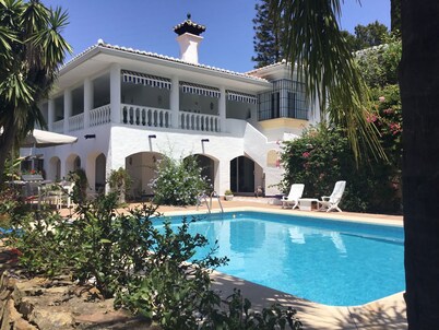 Lovely Andalucian villa in a quiet, green neighborhood