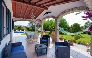 Outdoor dining - Villa with private pool, large lawn, all with sea view. (Orosei)