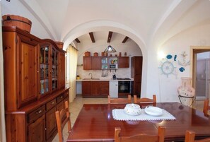 Dining - Villa with private pool, large lawn, all with sea view. (Orosei)