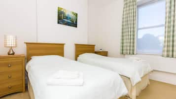 3 bedrooms, iron/ironing board, travel crib, free WiFi