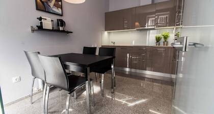 Superb quality, 2BRM, 2Bathroom, A/C, NEW!!