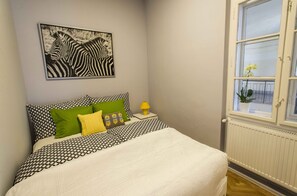 2 عدّة غرف نوم ومكواة/لوح كي وواي فاي مجانًا وملاءات أسرّة