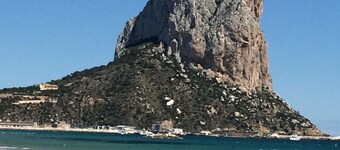 Sea view, Costa Blanca, close to shops, restaurants, and beach 45m