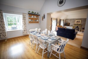Dining - The Old Smithy Converted Blacksmiths - Sleeps 7  and pet friendly (upto 2 dogs) (Kelso)